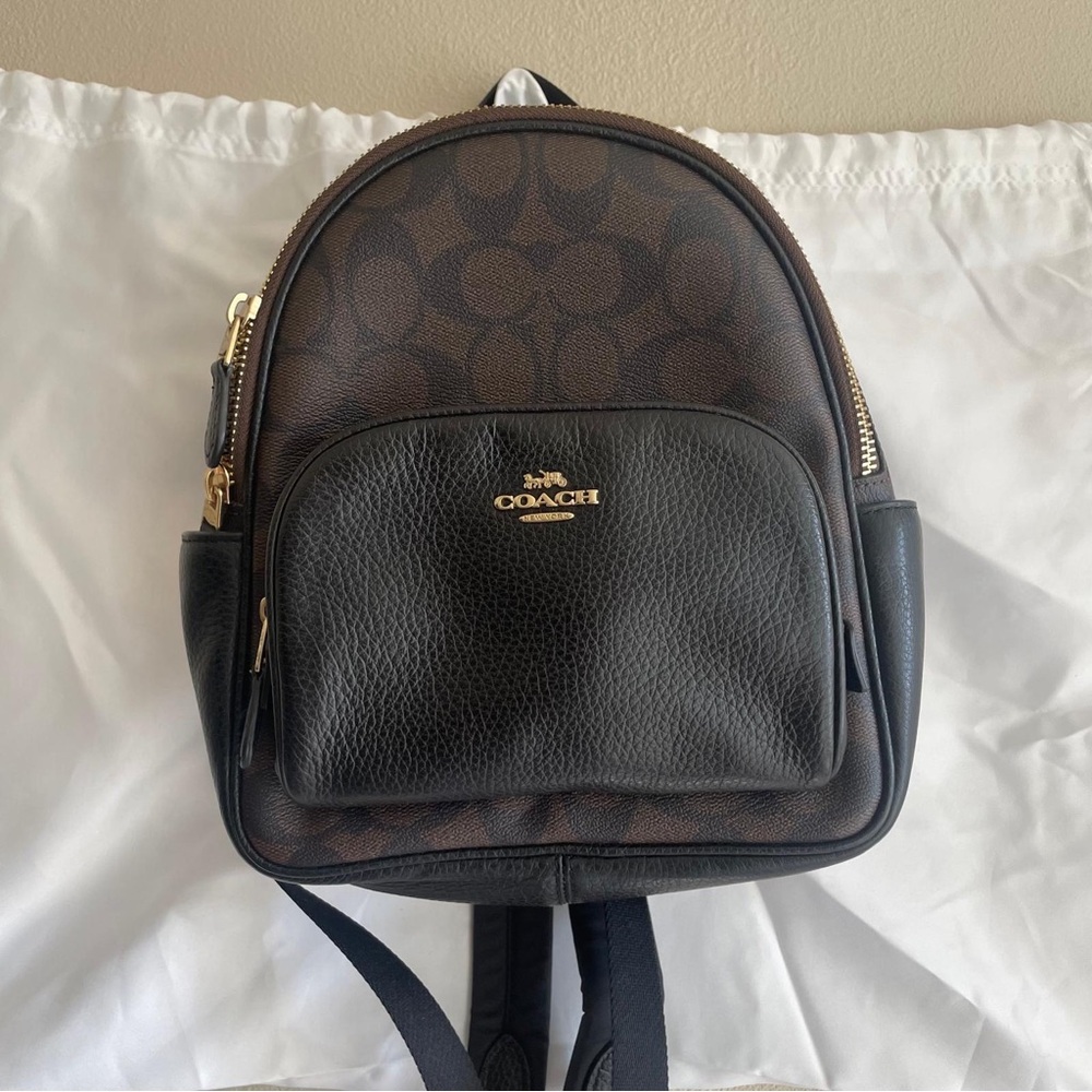 Coach mini back pack
Great condition